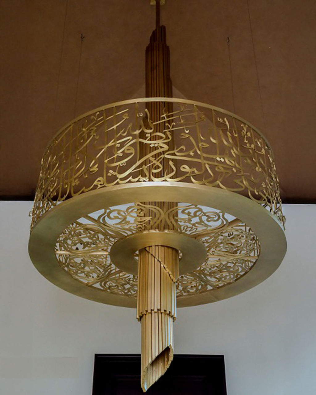 Thuluth Crown Lighting