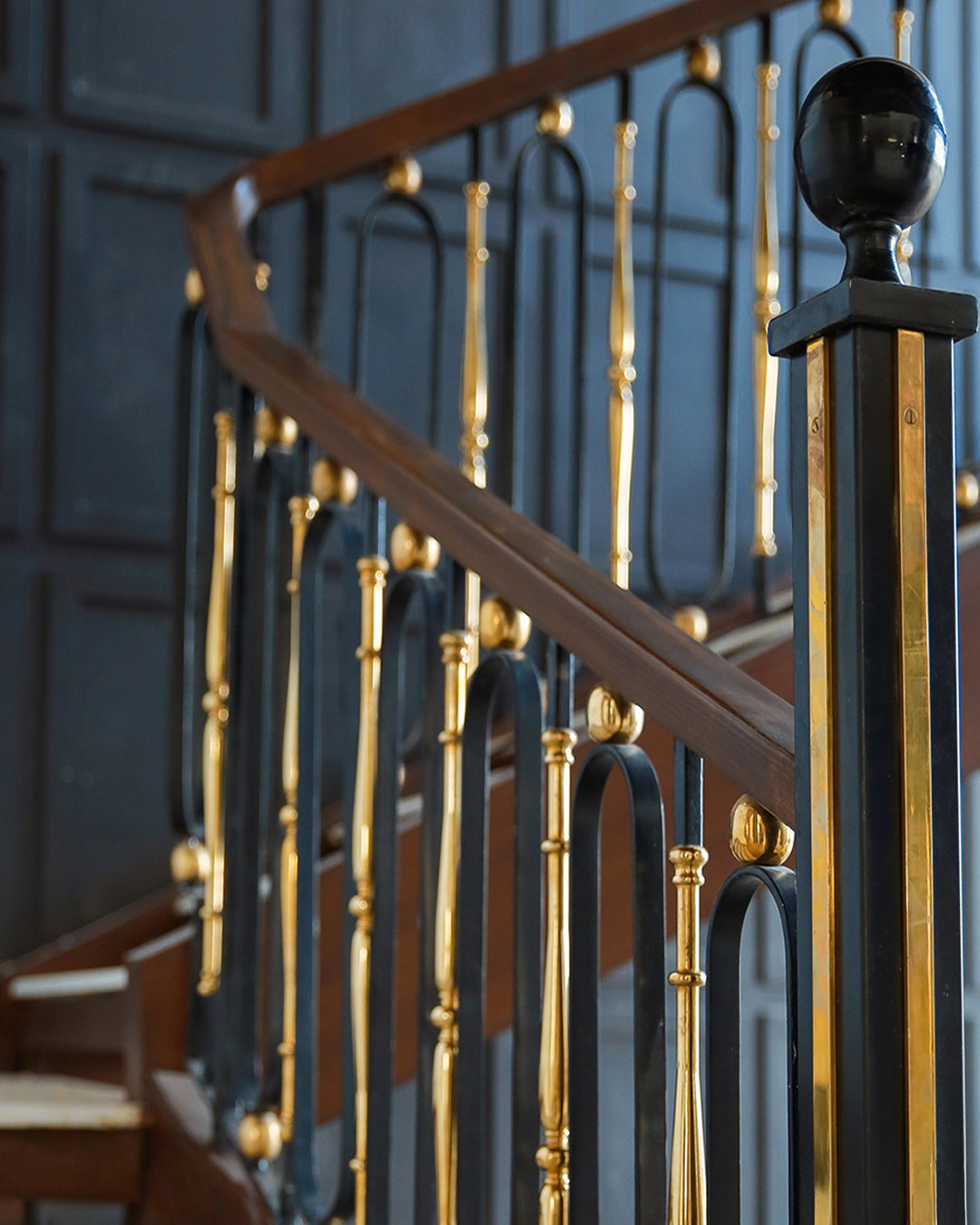 Inscope Arch Railing Manor Arch Stair Railing Design in Lahore Pakistan – Red Line Collection