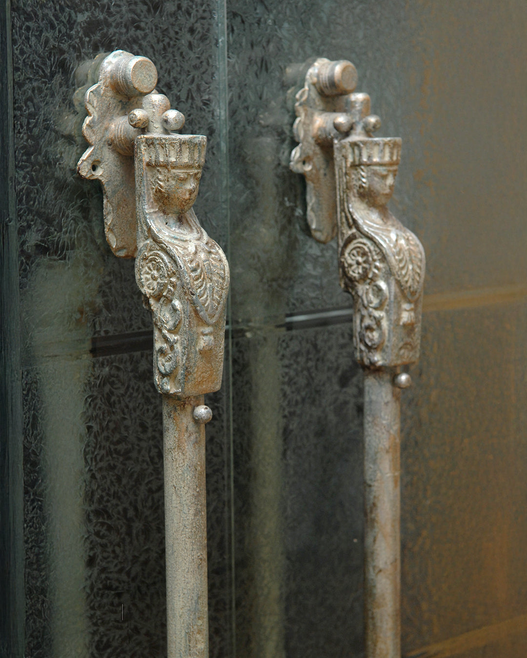 Nefertiti Door Handle